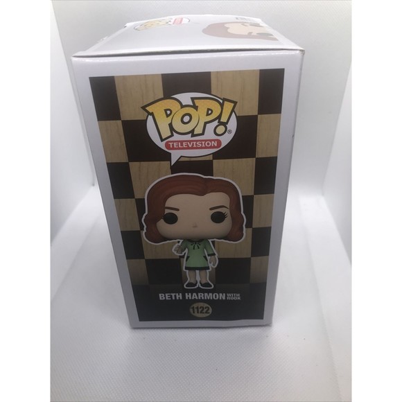 Funko POP! Television -Queen's Gambit Vinyl Figure - BETH HARMON with Rook #1122 - Picture 6 of 8